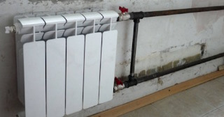 Установка биметаллических радиаторов отопления в квартире в Вольске - от 2083 руб.